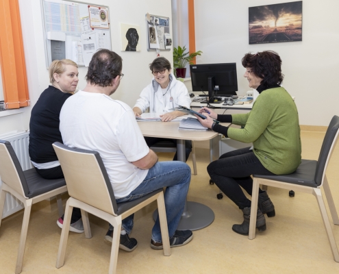 Besprechung im Arztzimmer